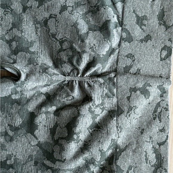 GYMSHARK ADAPT CAMO SEAMLESS BOOTY SCRUNCH LEGGINGS GREEN - Picture 10 of 11